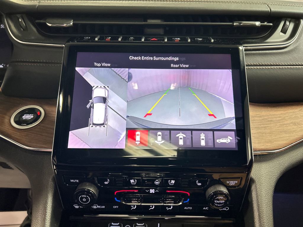 Used 2024 Jeep Grand Cherokee L Summit w/ Luxury Tech Group V image 18