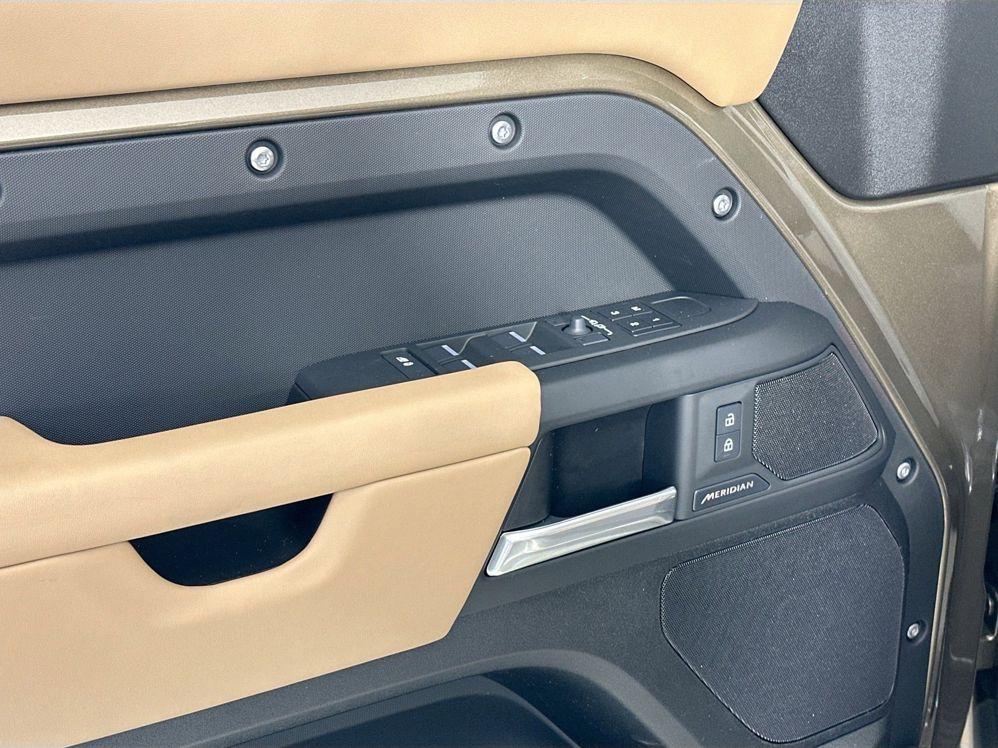 Used 2026 Land Rover Defender 110 S image 15