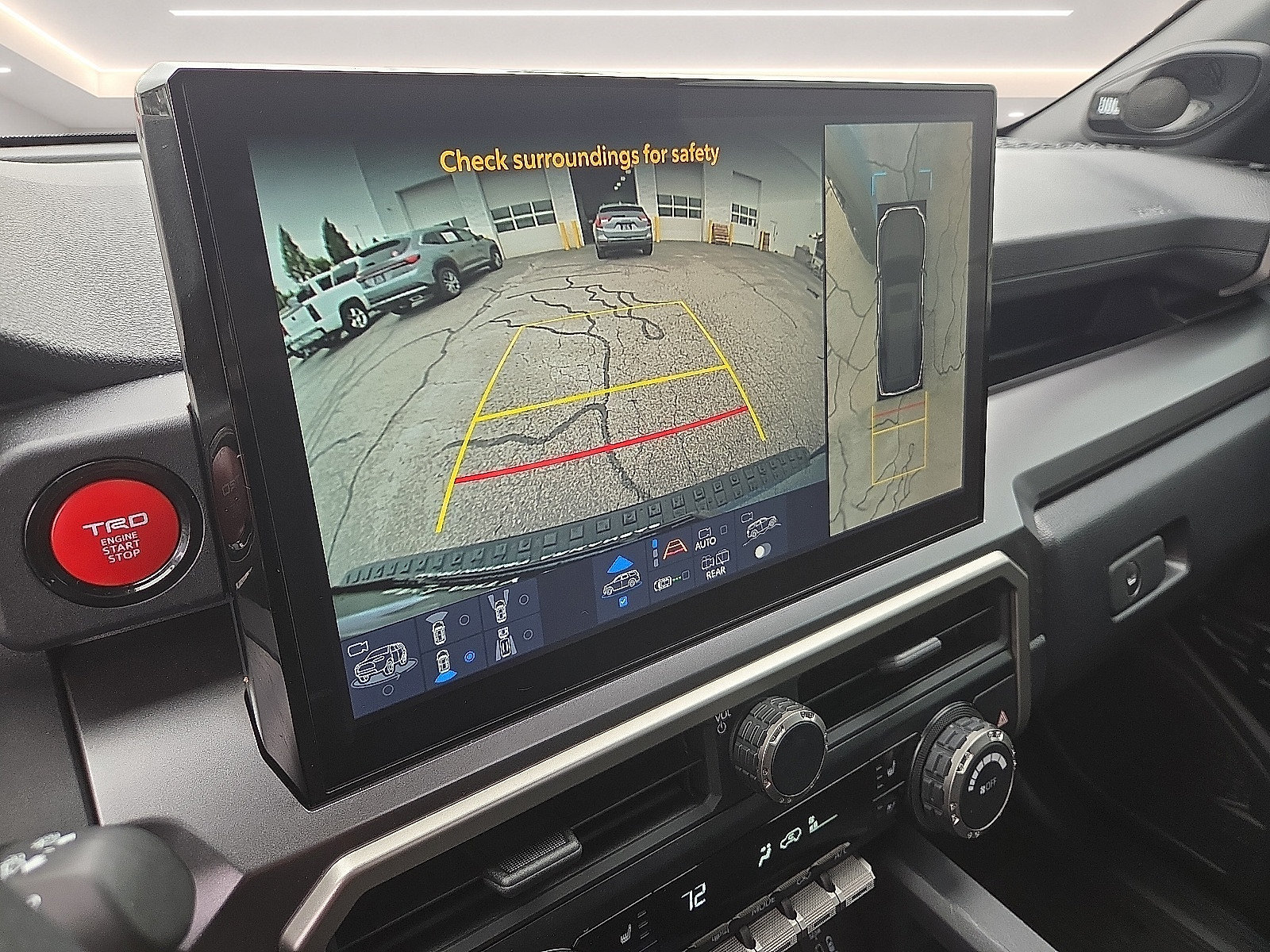 Used 2025 Toyota 4Runner TRD Off-Road Premium w/ Tow Technology Package AWD/4WD image 8