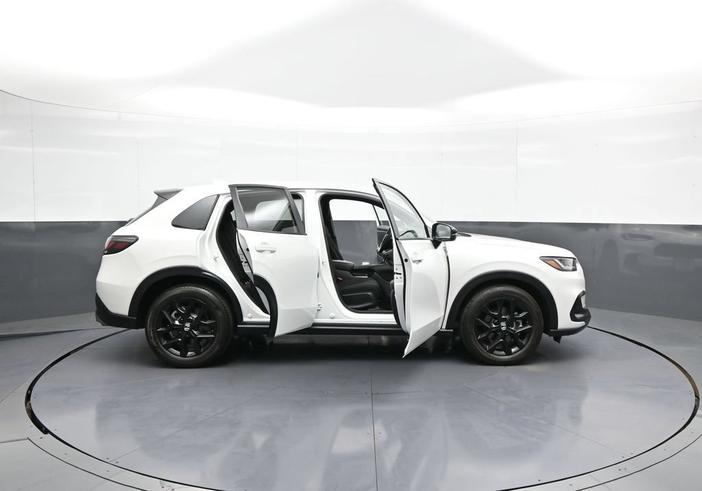 Certified 2025 Honda HR-V Sport image 40