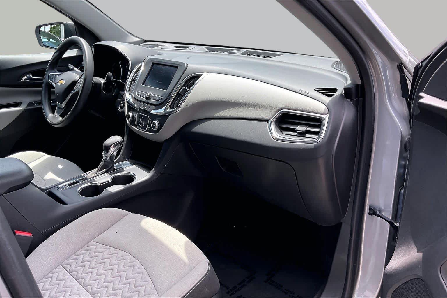 Used 2023 Chevrolet Equinox LS w/ LS Convenience Package FWD image 16