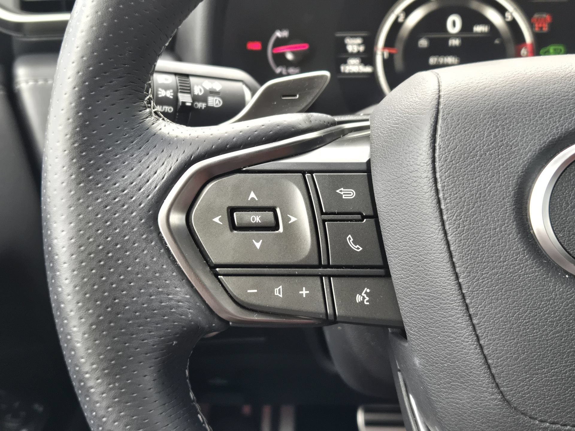 Used 2024 Lexus LX 600 F Sport AWD/4WD image 24