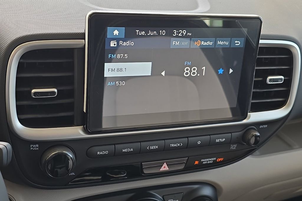 New 2025 Hyundai Venue SEL image 16