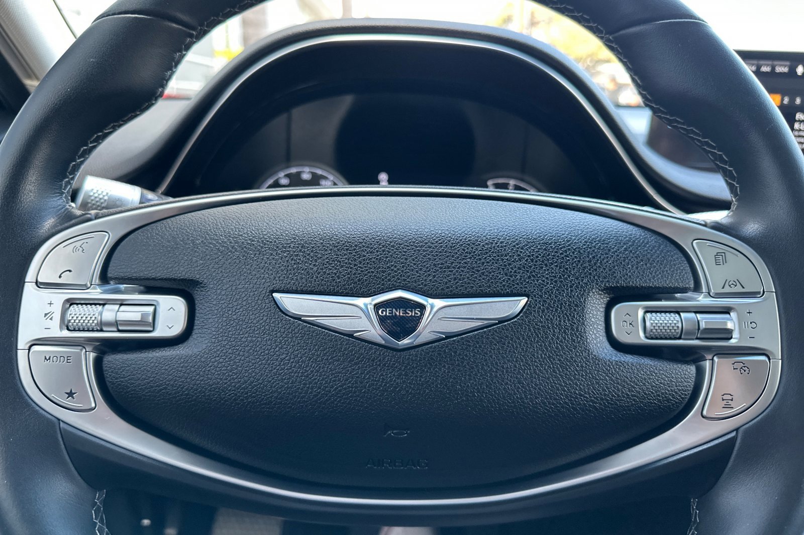 Used 2023 Genesis GV70 2.5T w/ Select Package image 25