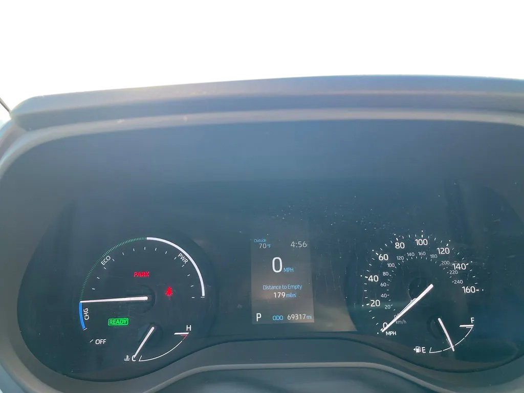 Used 2024 Toyota Sienna LE FWD image 29