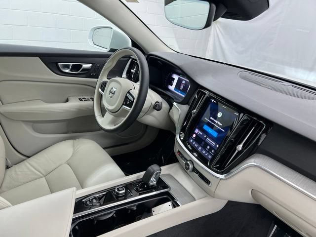 Used 2025 Volvo V60 B5 Cross Country Plus w/ Protection Package Premier AWD/4WD image 24