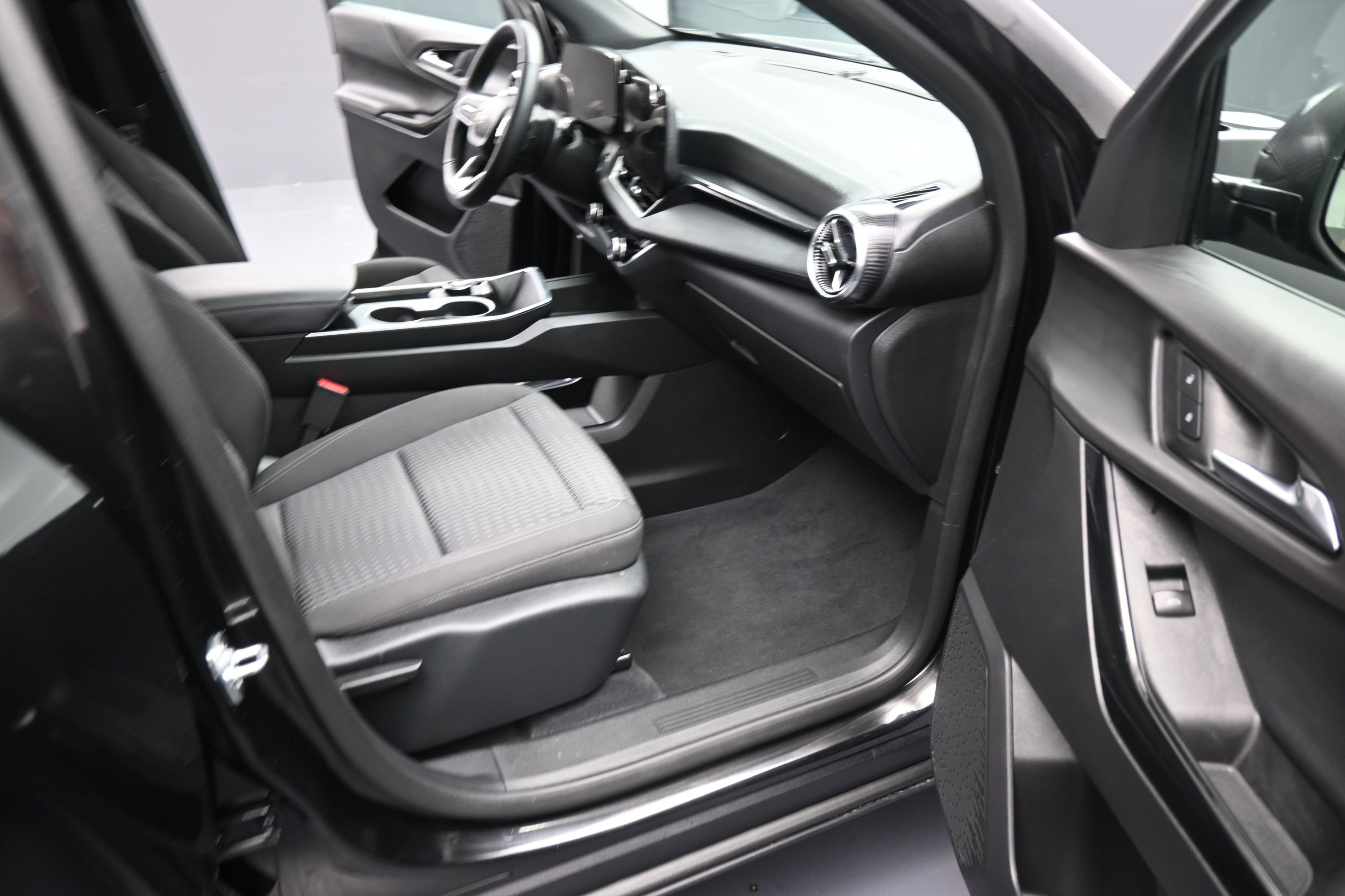 Used 2026 Chevrolet Equinox LT FWD image 20