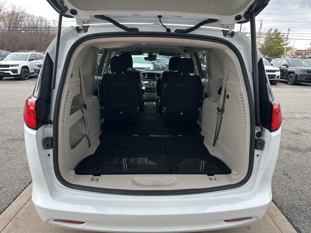 Certified 2023 Chrysler Voyager LX image 20