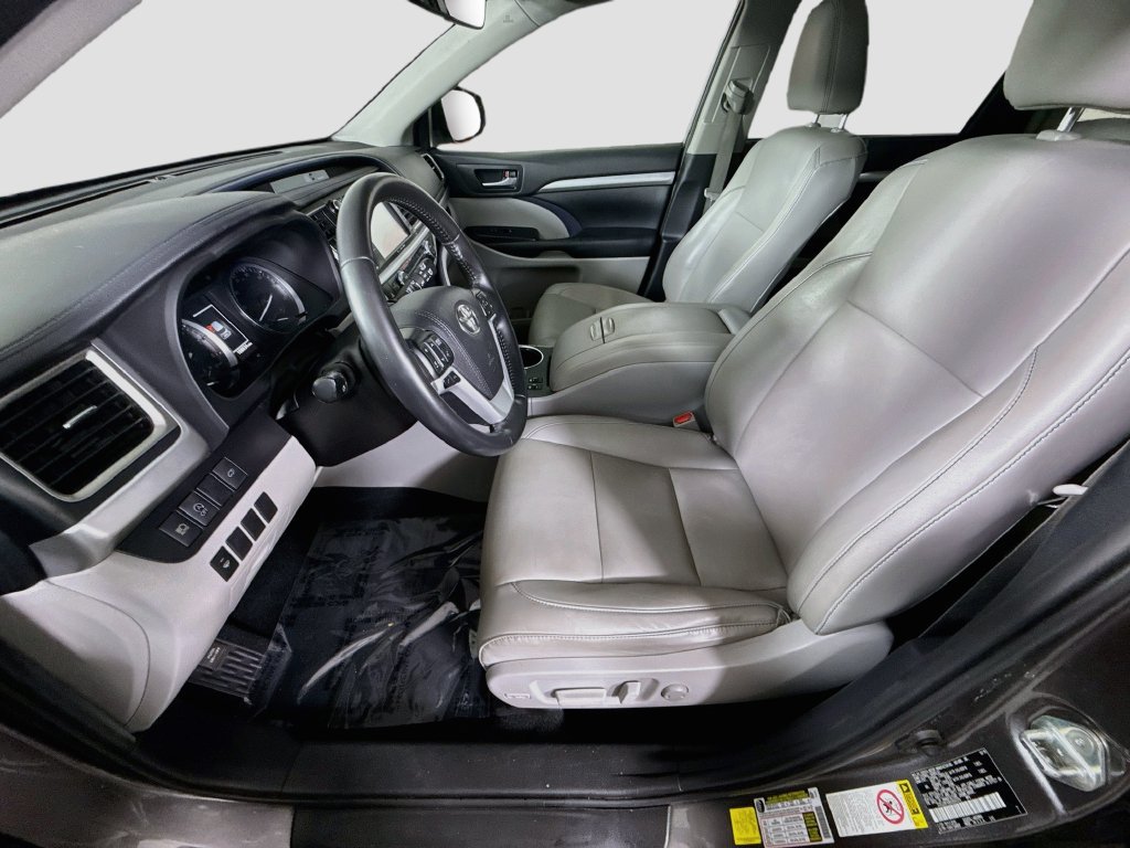 Certified 2019 Toyota Highlander XLE AWD/4WD image 25