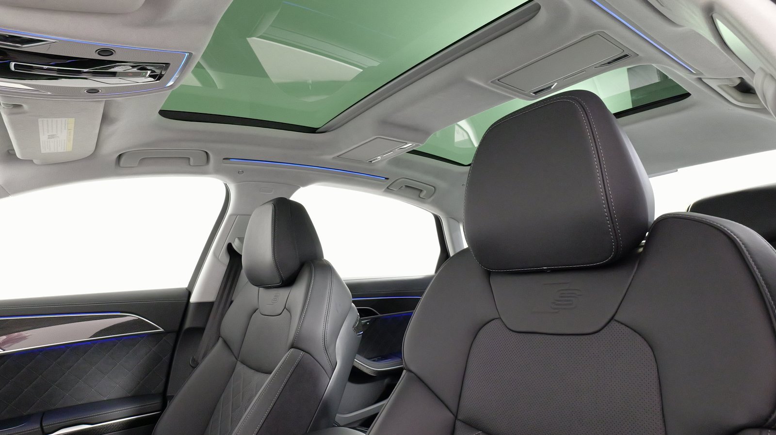 Used 2023 Audi S8 w/ S8 Comfort Plus Package image 32