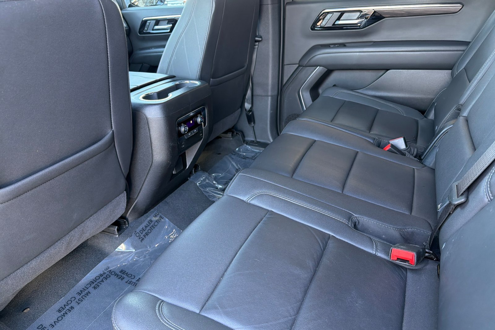 Used 2025 Chevrolet Suburban Z71 AWD/4WD image 9