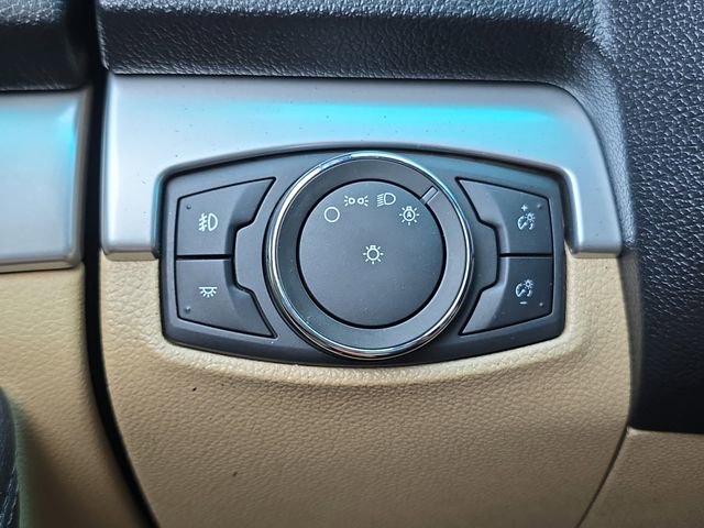 Used 2017 Ford Explorer XLT image 26