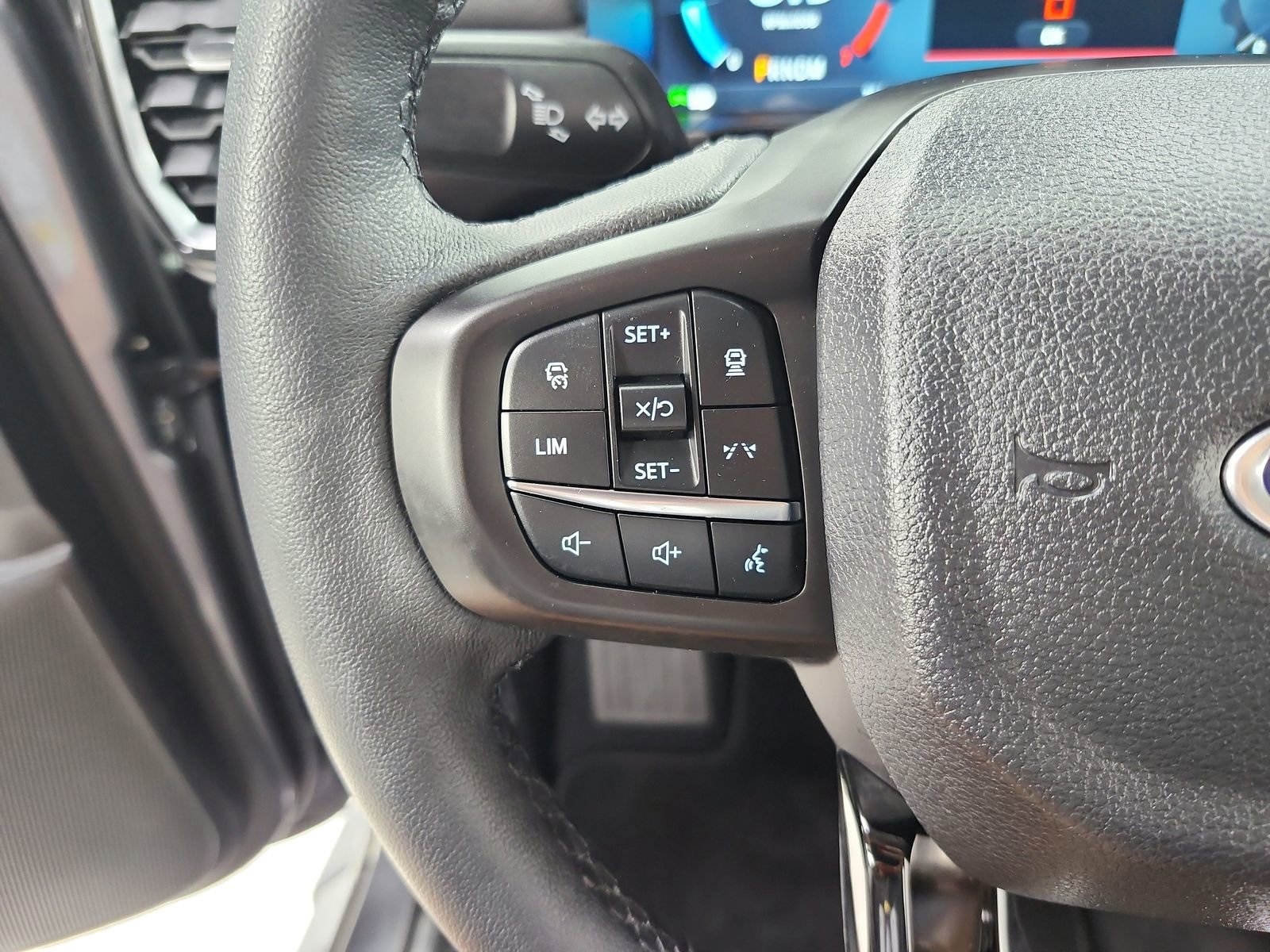 Used 2025 Ford Ranger Lariat w/ FX4 Off-Road Package AWD/4WD image 24