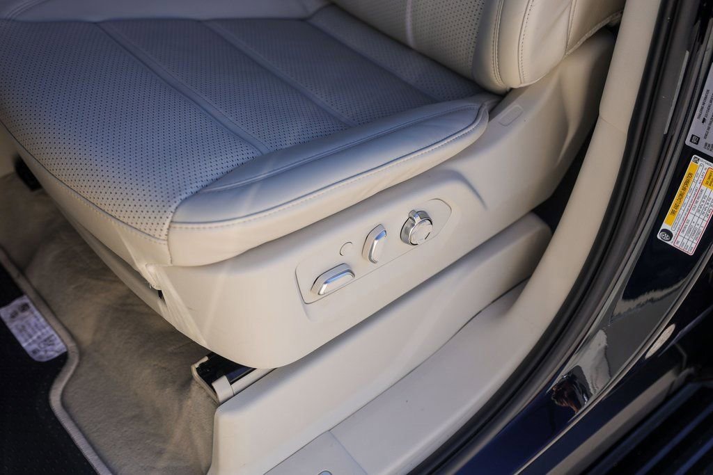 Certified 2024 Cadillac Escalade Premium Luxury Platinum w/ Heavy-Duty Trailer Package image 8