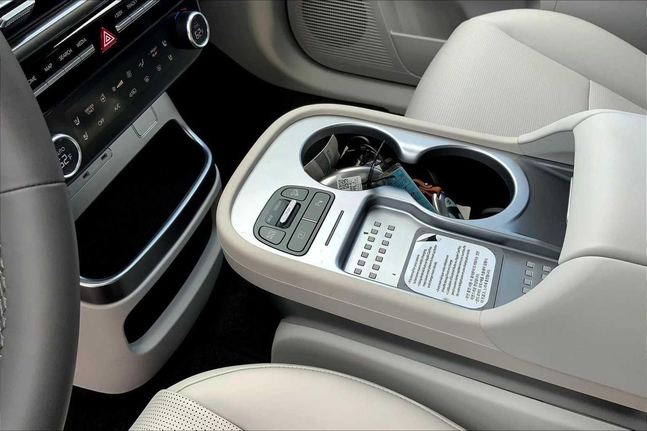 New 2026 Hyundai Ioniq 9 SEL image 8