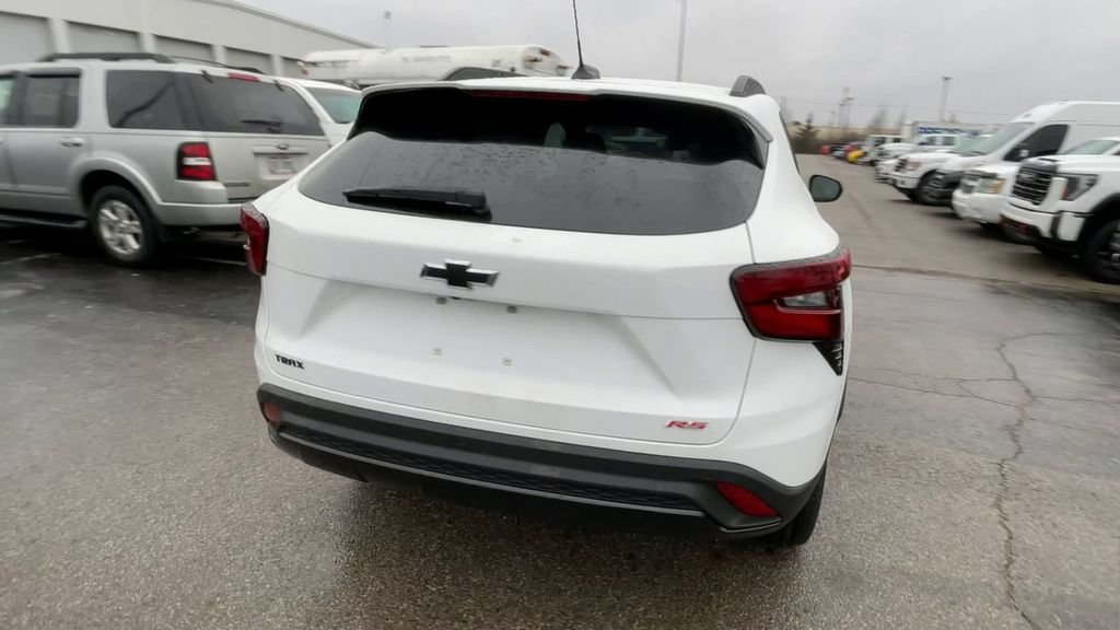 New 2026 Chevrolet Trax RS w/ Sunroof Package FWD image 9
