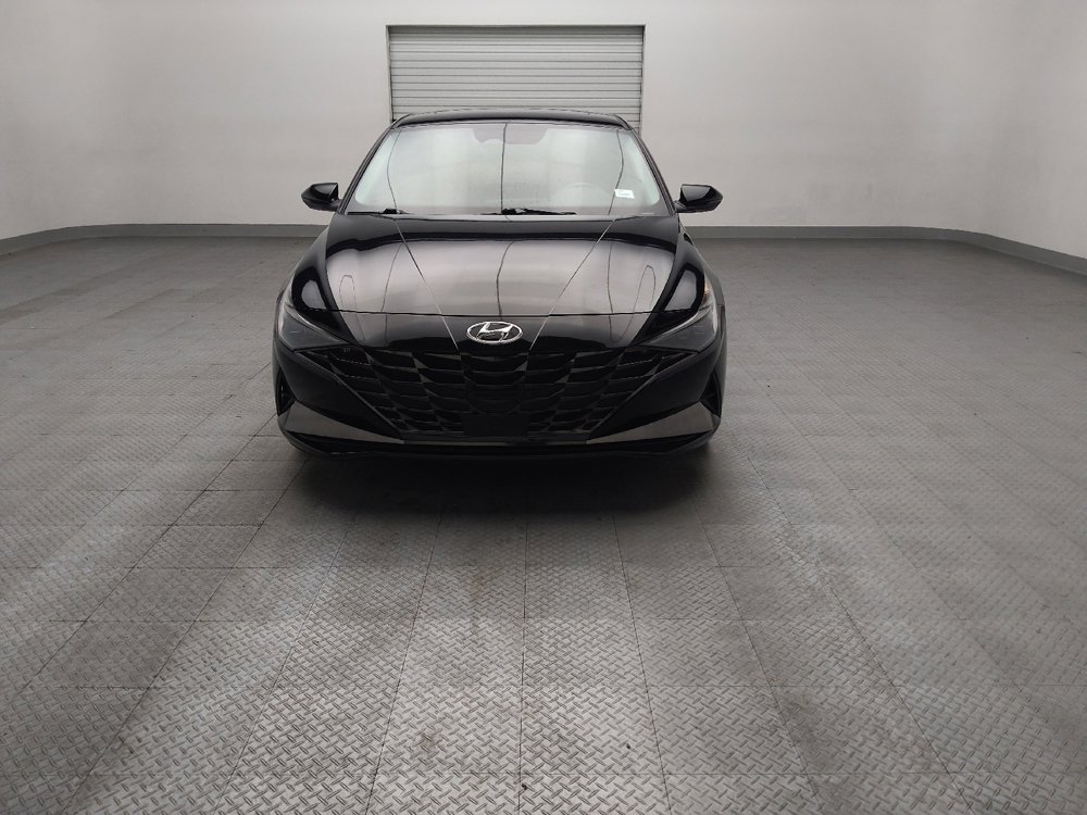 Used 2022 Hyundai Elantra Limited w/ Cargo Package FWD image 15