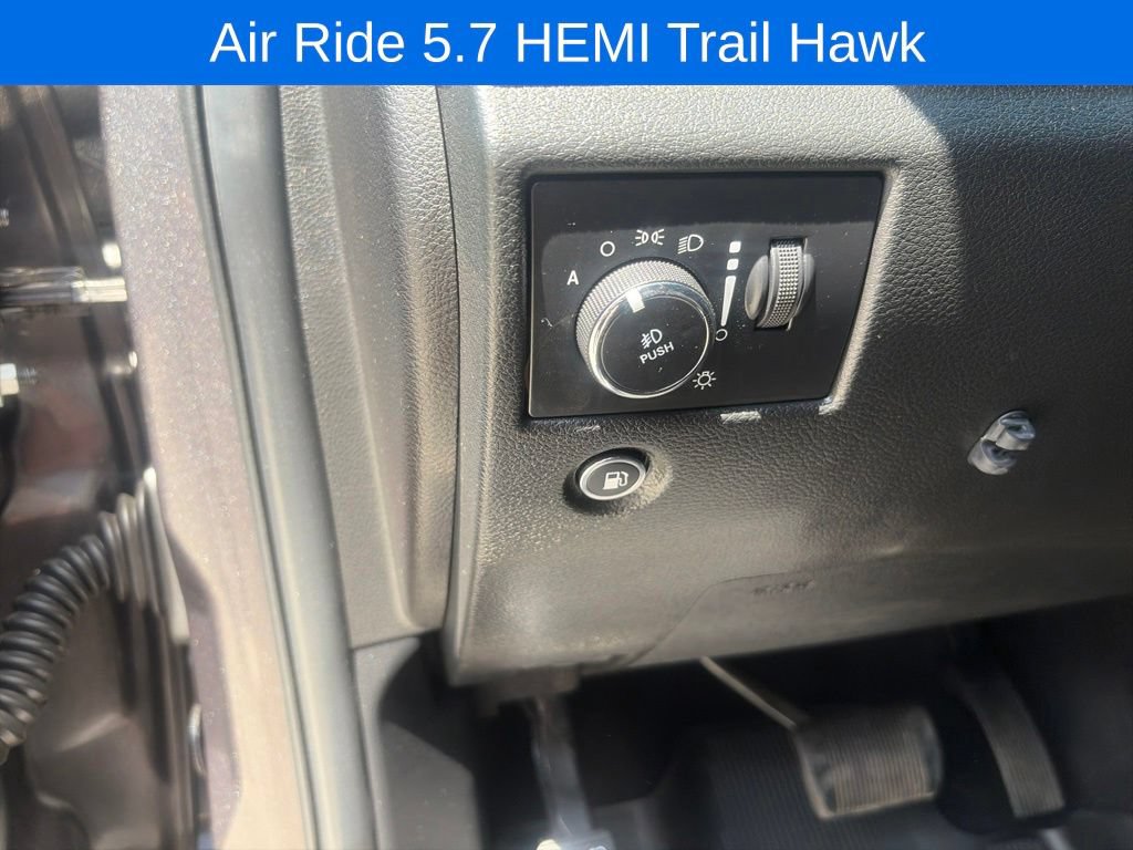 Used 2021 Jeep Grand Cherokee Trailhawk w/ Premium Lighting Group AWD/4WD image 35