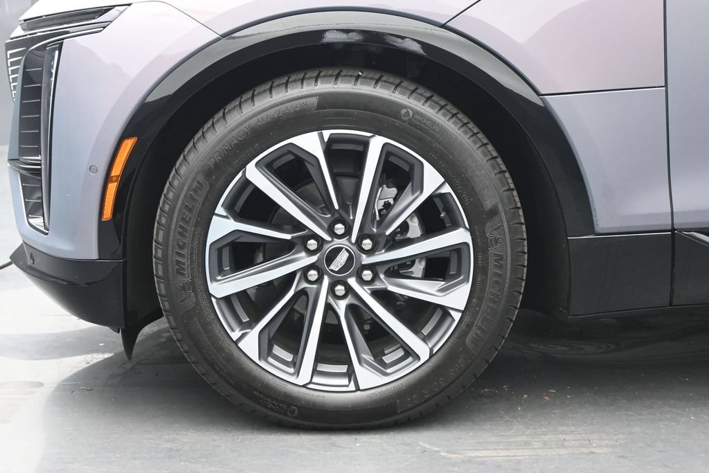 Used 2024 Cadillac Lyriq Sport AWD/4WD image 16