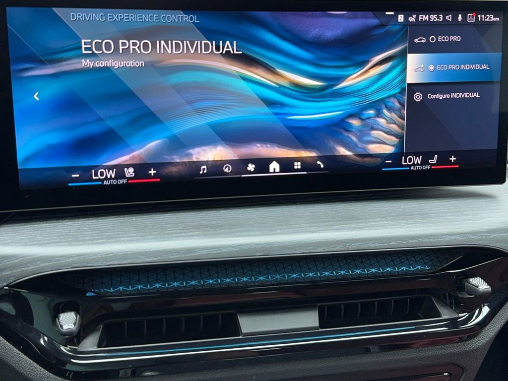 Used 2025 BMW i4 eDrive40 image 27