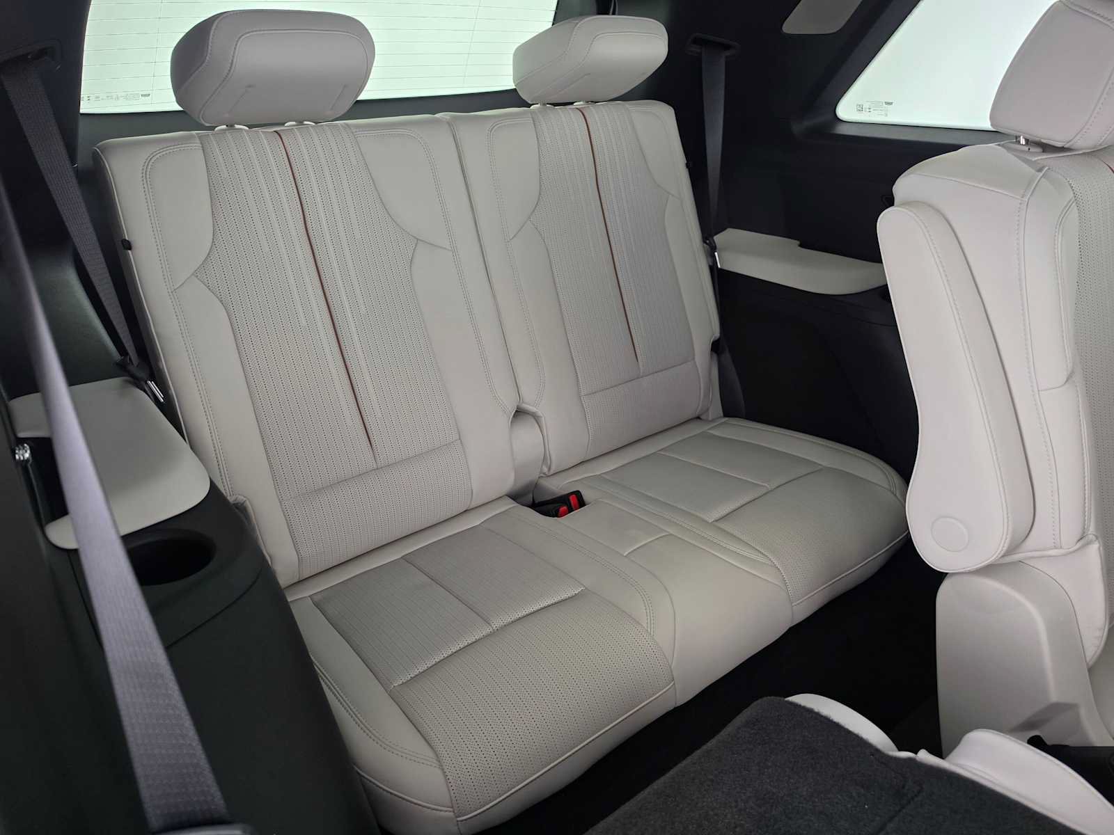 New 2027 Cadillac Vistiq Sport AWD/4WD image 13