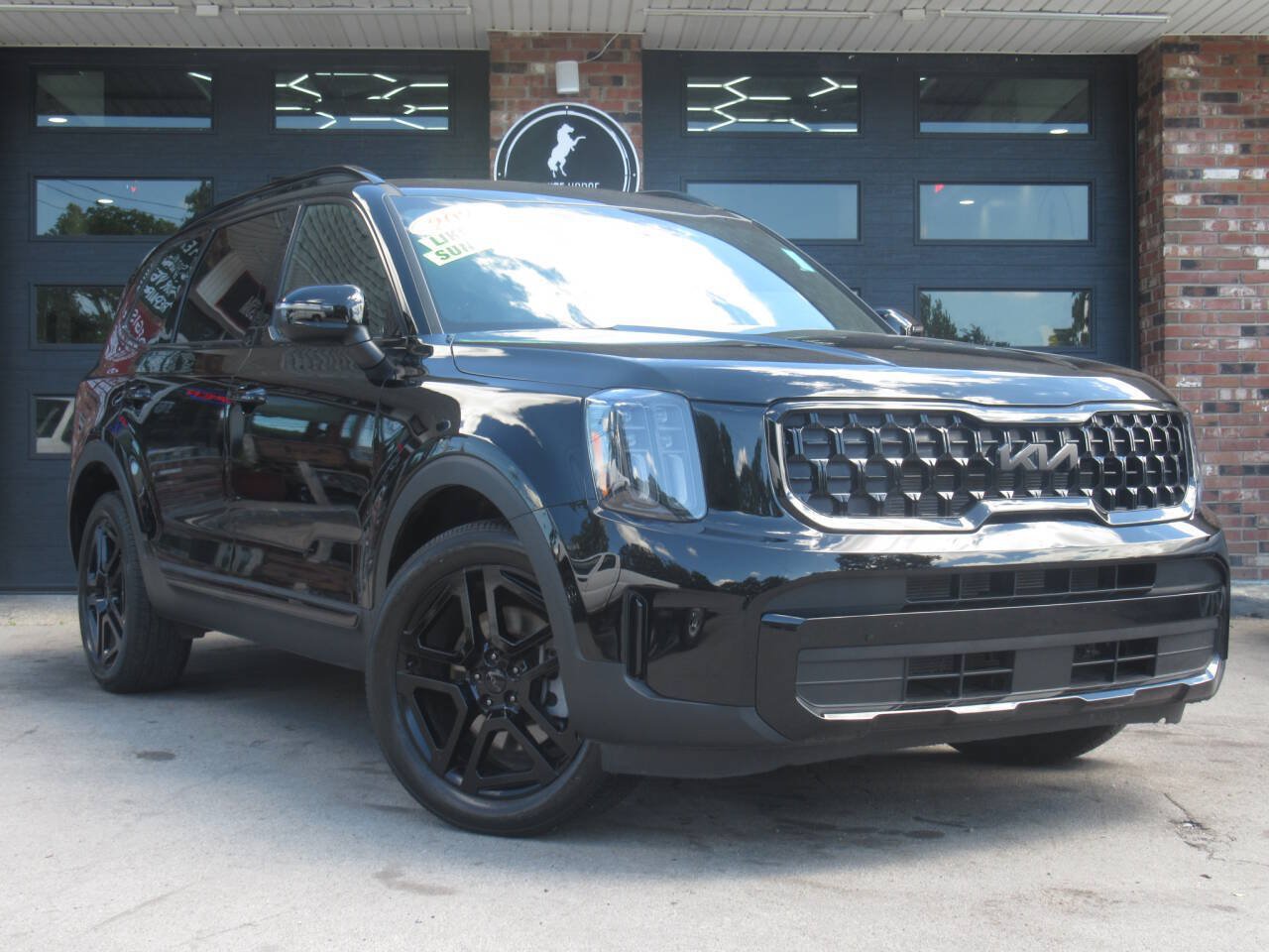 Used 2025 Kia Telluride EX X-Line AWD/4WD image 2