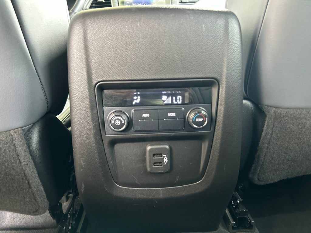 Used 2022 Buick Enclave Essence w/ Sport Touring Edition FWD image 14