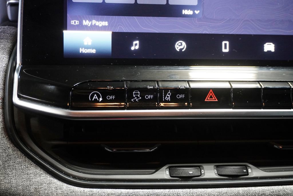 Used 2023 Jeep Compass Latitude image 17