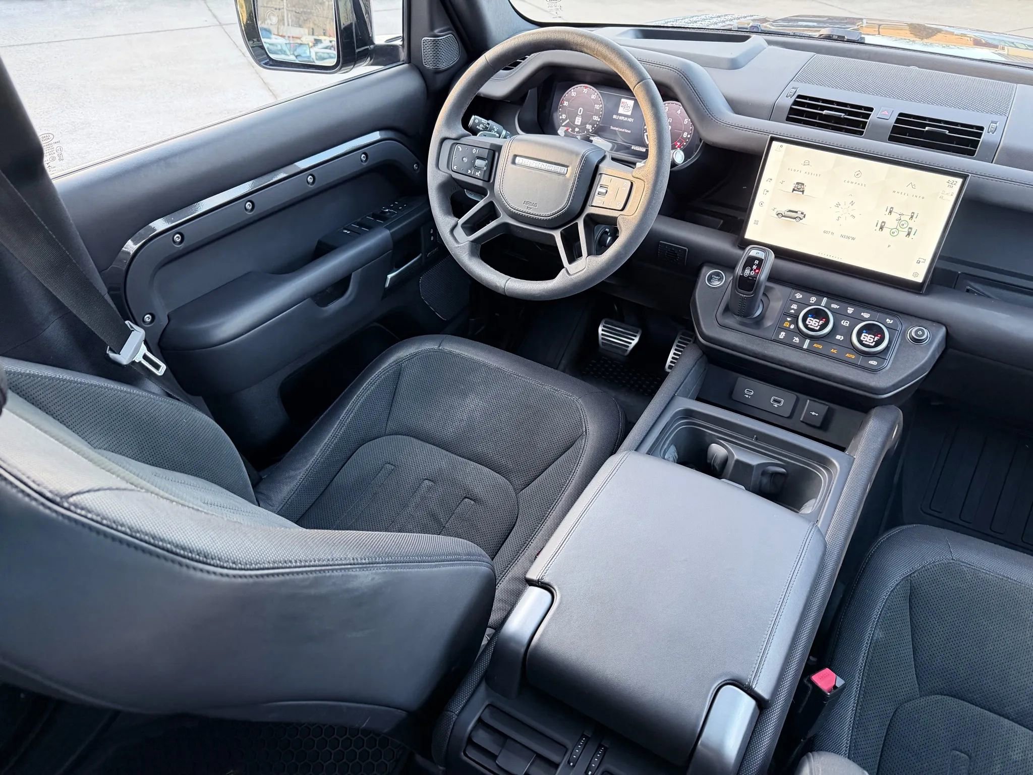 Used 2023 Land Rover Defender 110 V8 image 12