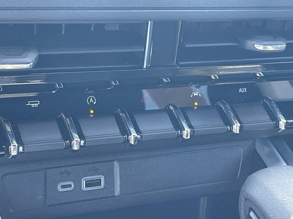 Used 2023 Chevrolet Colorado W/T w/ WT Convenience Package II RWD image 22