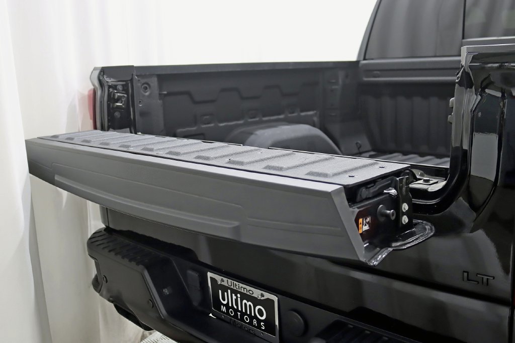 Used 2024 Chevrolet Silverado 1500 LT Trail Boss w/ LT Trail Boss Premium Package AWD/4WD image 39