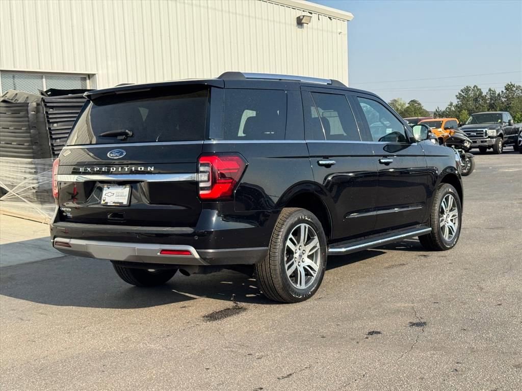 Used 2022 Ford Expedition Limited AWD/4WD image 3