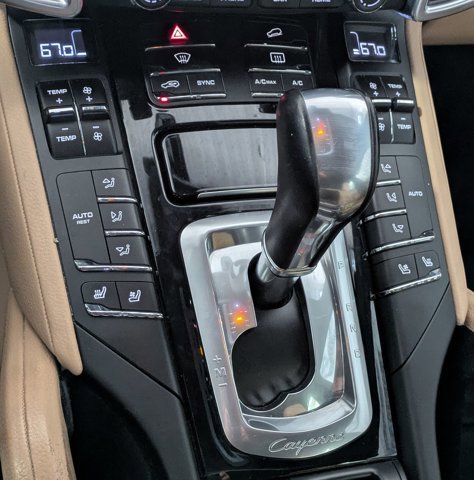 Used 2018 Porsche Cayenne AWD/4WD image 13