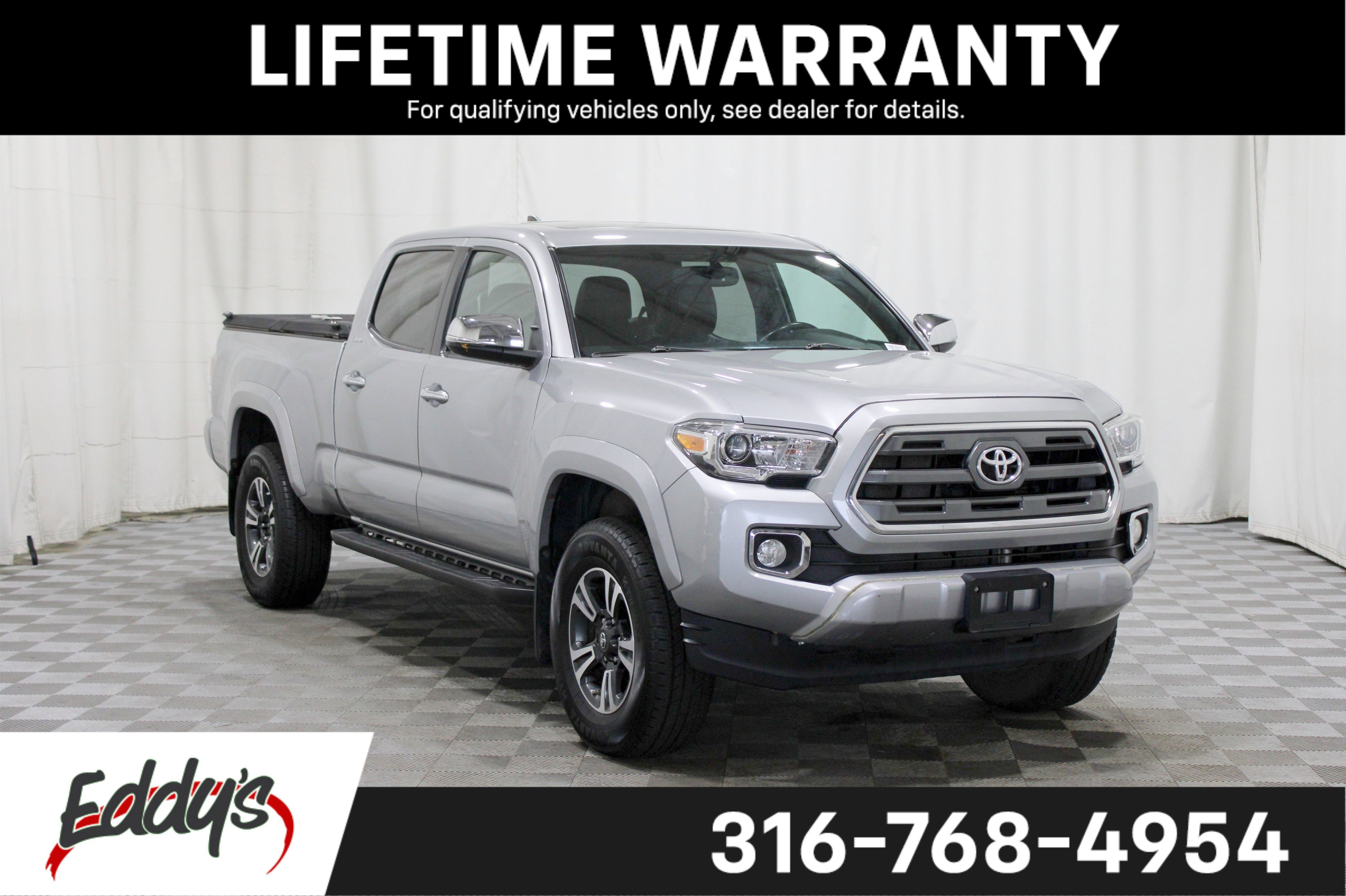 Used 2016 Toyota Tacoma Limited image 1
