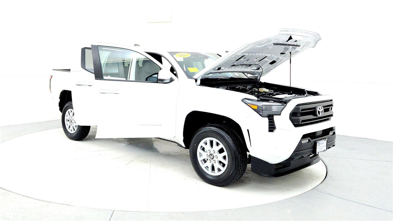 Certified 2025 Toyota Tacoma SR5 image 9