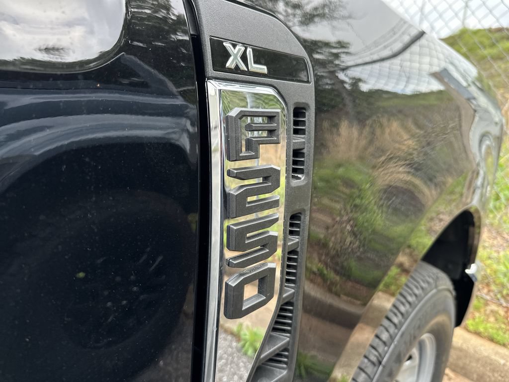New 2025 Ford F250 XL w/ XL Chrome Package RWD image 14