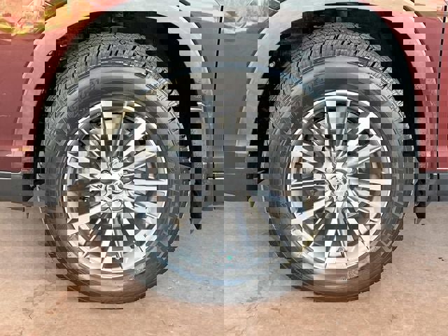 Used 2019 Toyota Highlander XLE image 11