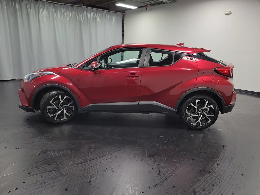Used 2018 Toyota C-HR XLE FWD image 5