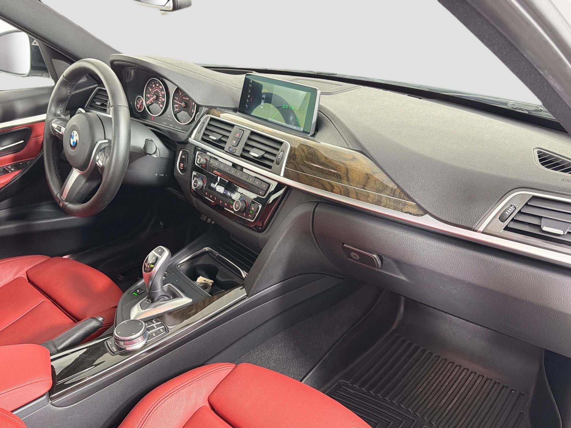 Used 2018 BMW 340i Sedan w/ Premium Package image 30