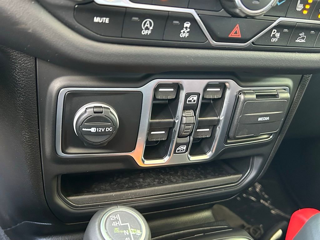 New 2025 Jeep Wrangler Sahara image 44