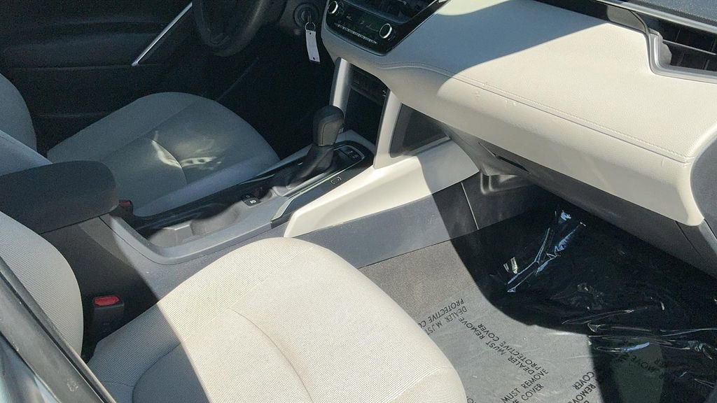 Used 2022 Toyota Corolla Cross L image 18