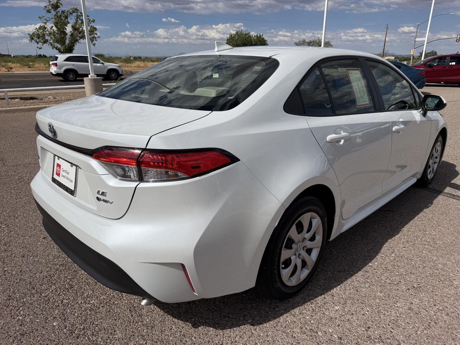 Used 2025 Toyota Corolla LE FWD image 6