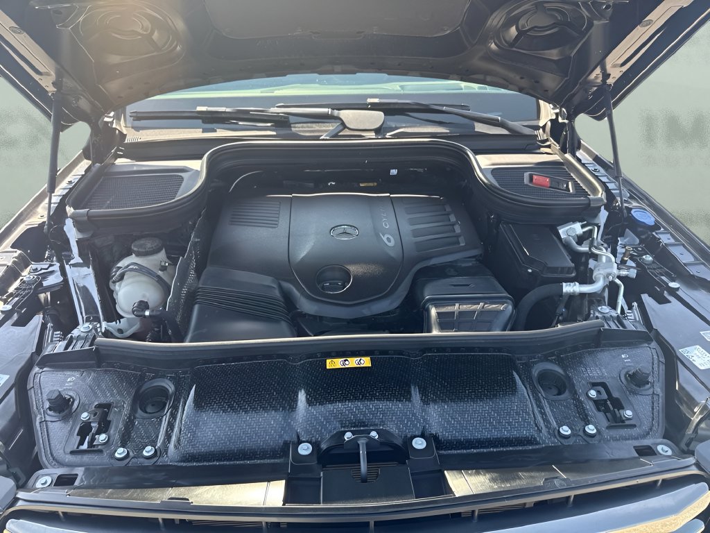 Used 2025 Mercedes-Benz GLS 450 4MATIC image 26
