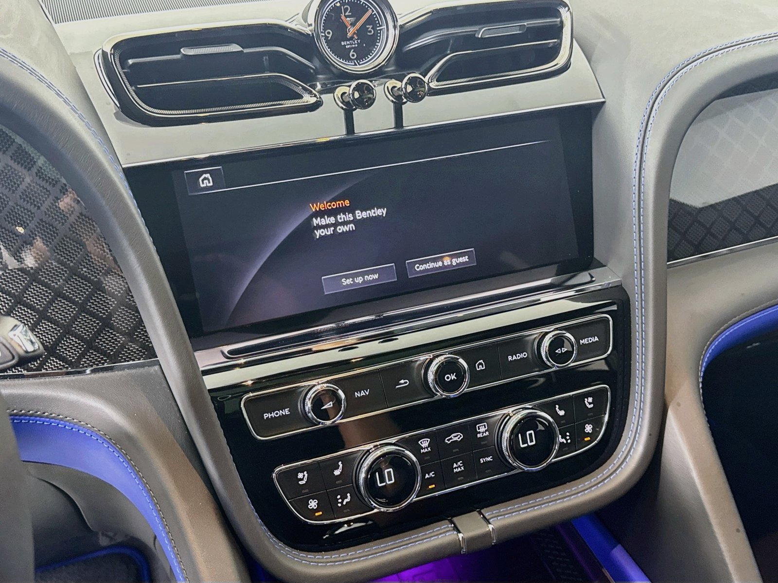 Certified 2025 Bentley Bentayga AWD/4WD image 15