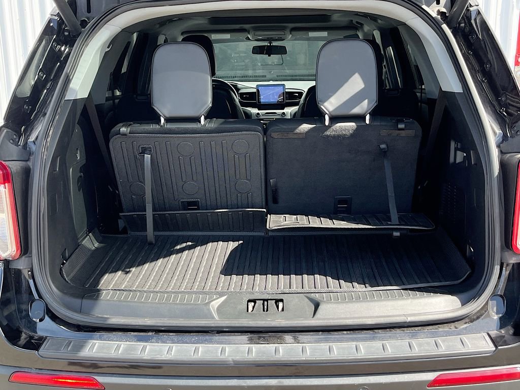 Used 2022 Ford Explorer XLT w/ Equipment Group 202A image 29