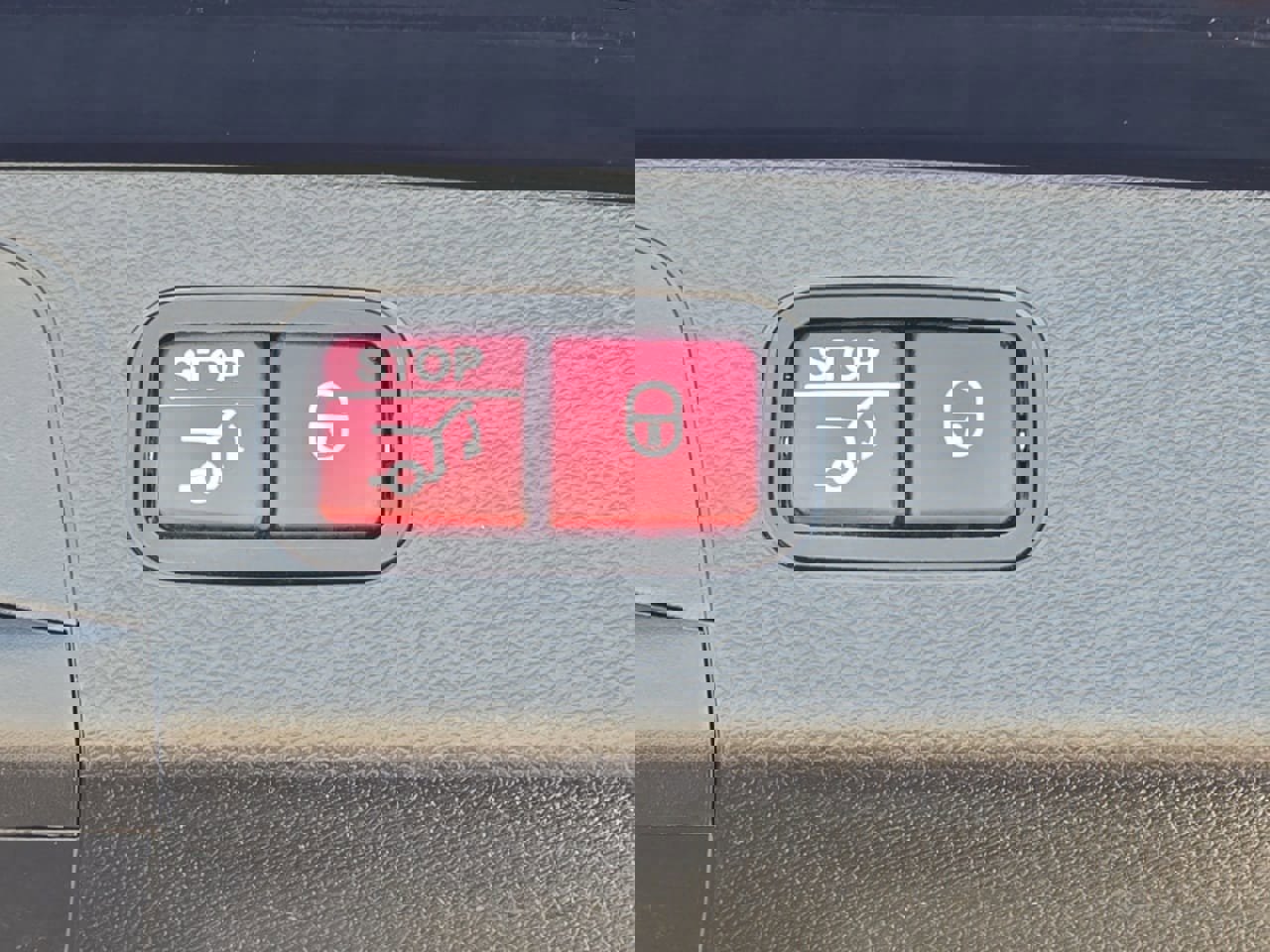 Used 2018 Mercedes-Benz GLC 300 4MATIC image 12