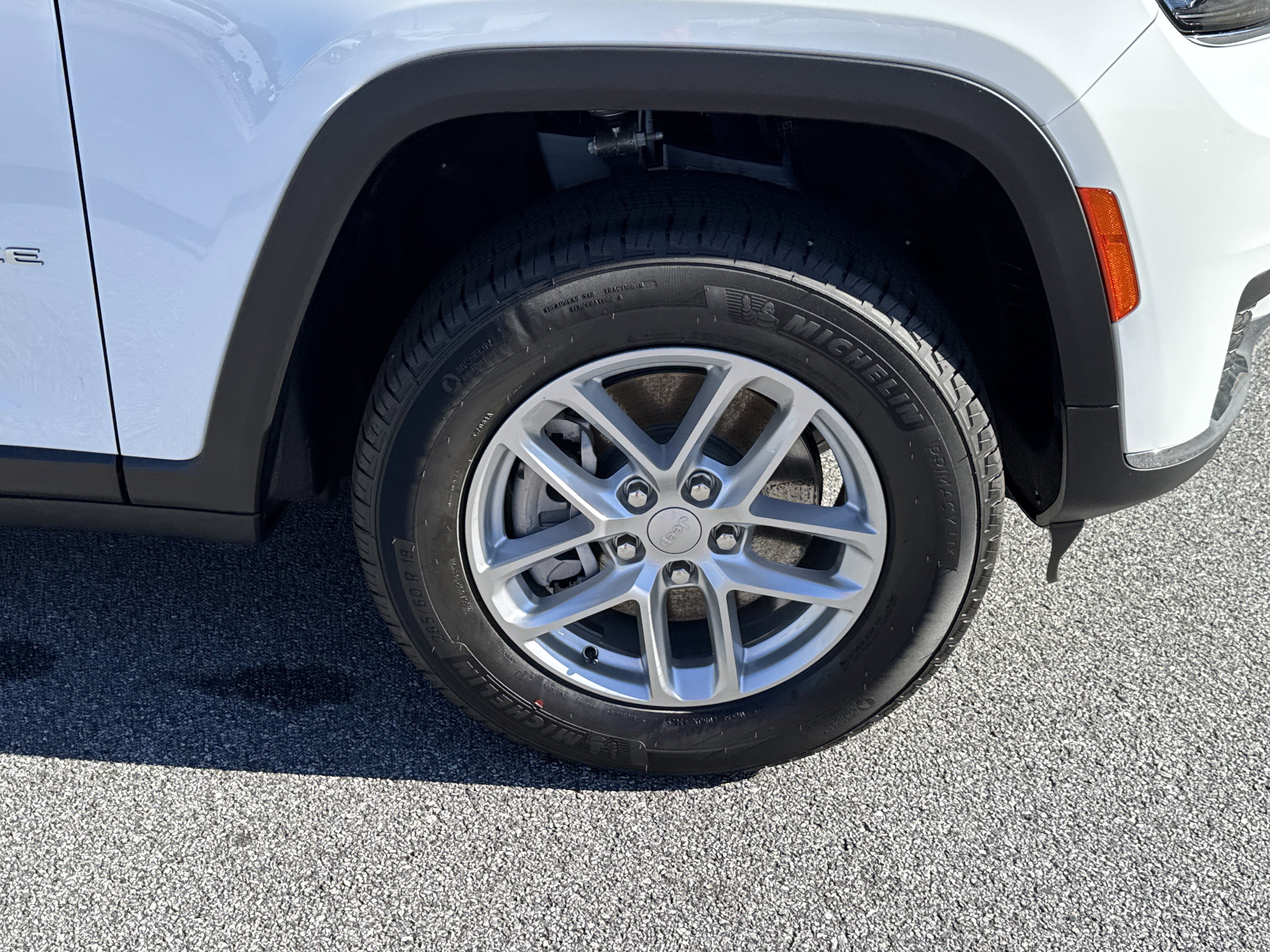 New 2025 Jeep Grand Cherokee L Laredo w/ Luxury Tech Group I image 11