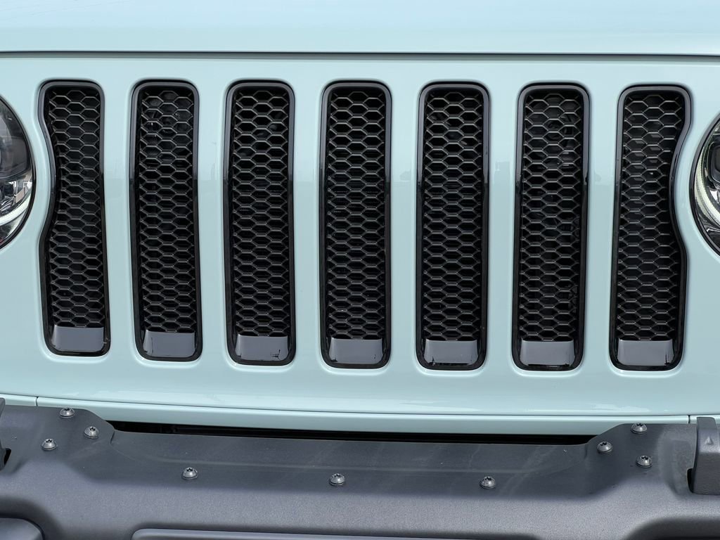 Used 2023 Jeep Wrangler Sport image 37