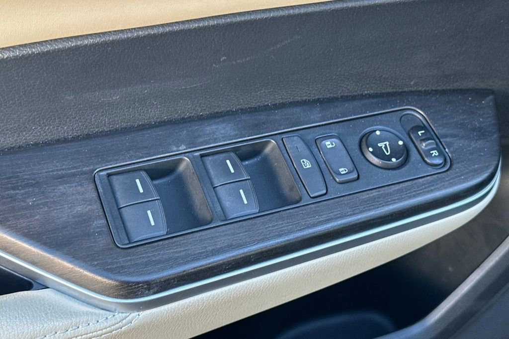 Certified 2021 Honda Clarity Plug-In Hybrid image 12