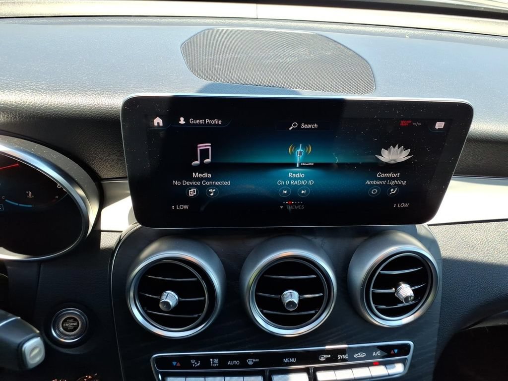 Used 2021 Mercedes-Benz GLC 300 4MATIC image 25